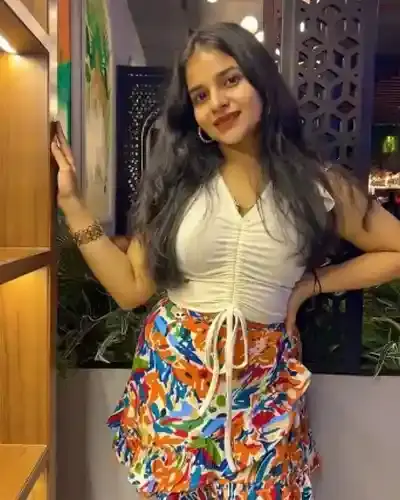 Escorts Service Poes Garden